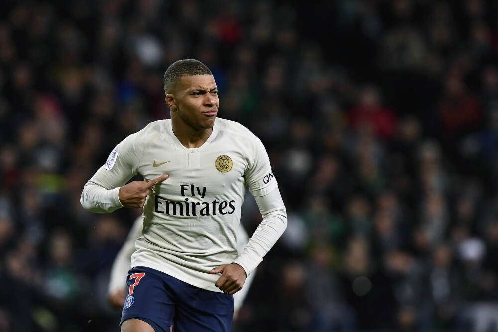 百余主播荧屏秀国潮